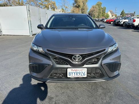 Used 2022 Toyota Camry SE FWD image 5