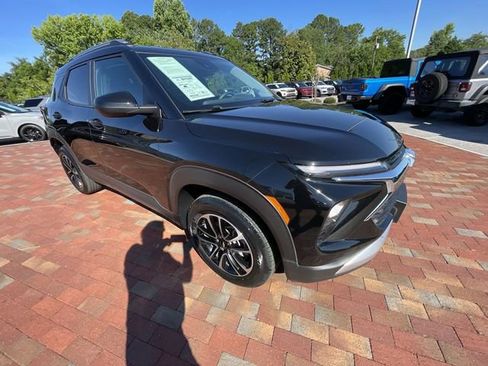 Used 2024 Chevrolet TrailBlazer LT w/ Driver Confidence Package AWD/4WD image 38