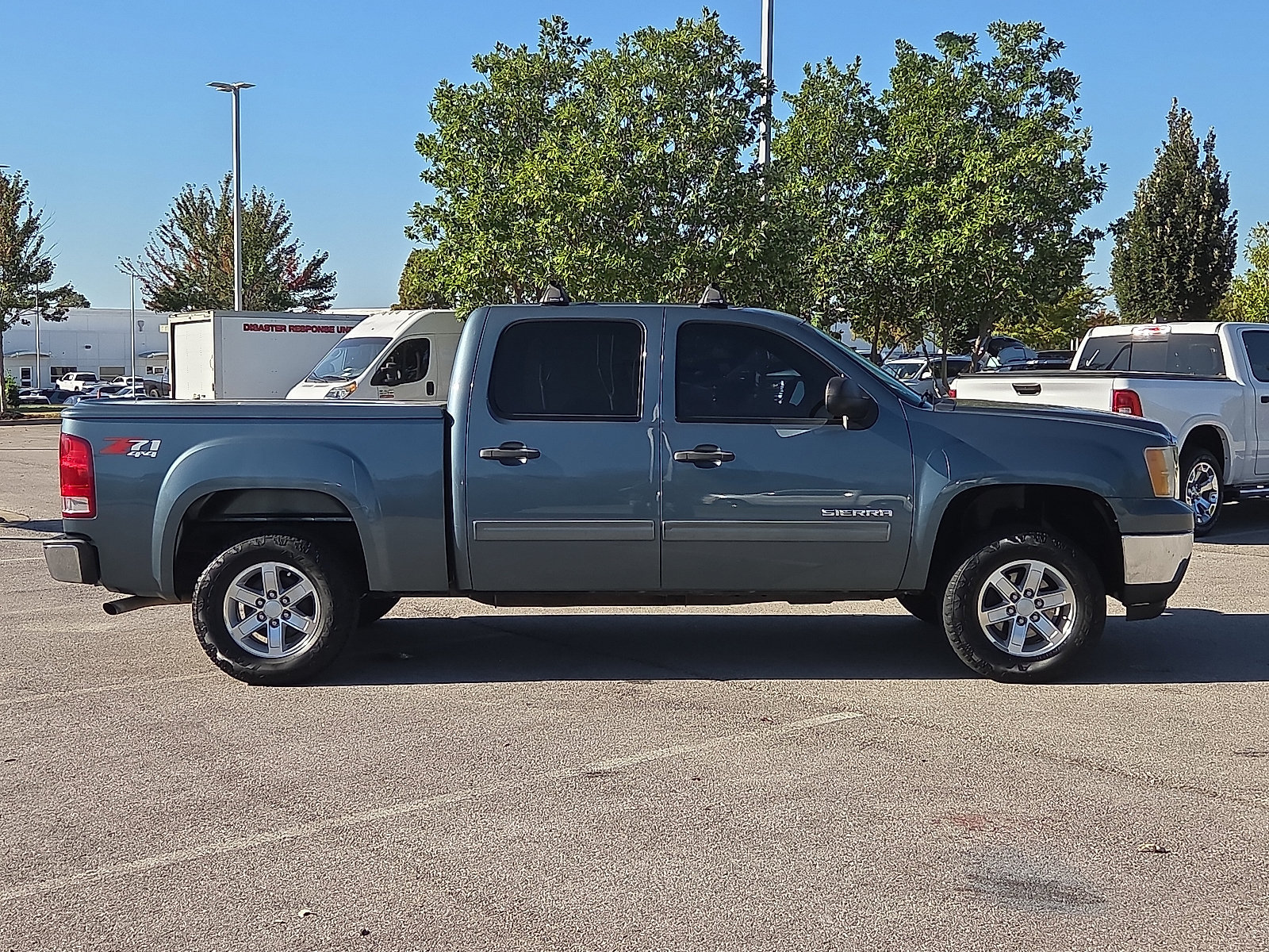 Used 2011 GMC Sierra 1500 SLE w/ Power Tech Package AWD/4WD image 6