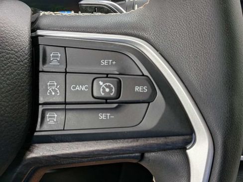 Used 2022 Jeep Grand Cherokee Limited 4xe w/ Luxury Tech Group II AWD/4WD image 28