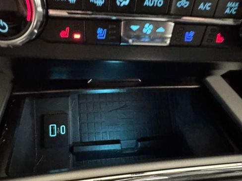 Used 2022 Ford F250 Lariat w/ Black Appearance Package image 53