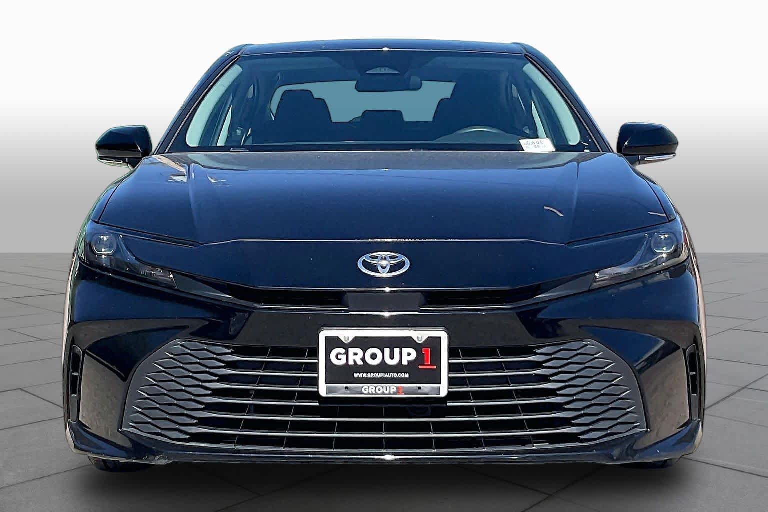 Used 2025 Toyota Camry LE FWD image 4