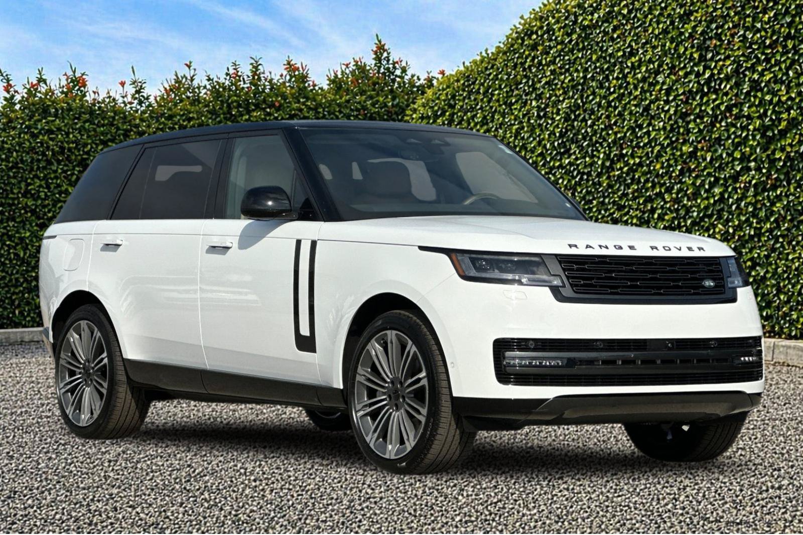 New 2026 Land Rover Range Rover Long Wheelbase SE AWD/4WD image 8