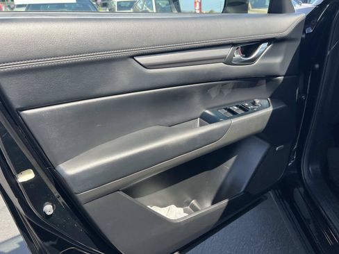 Used 2017 MAZDA CX-5 Touring w/ Preferred Equipment Package FWD image 6