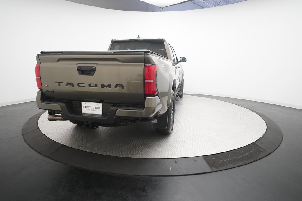 Used 2025 Toyota Tacoma TRD Sport AWD/4WD image 13