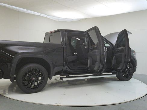 Used 2025 GMC Sierra 1500 Denali w/ Denali Reserve Package image 12