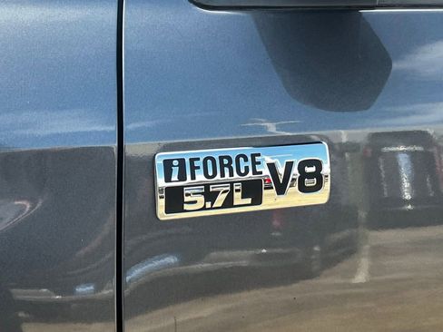 Used 2015 Toyota Tundra SR5 w/ SR5 Upgrade Package image 35