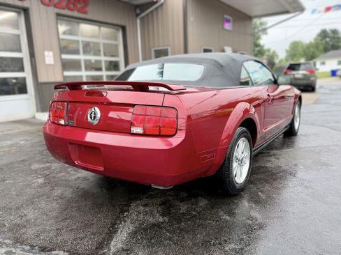 Used 2006 Ford Mustang Convertible RWD image 8
