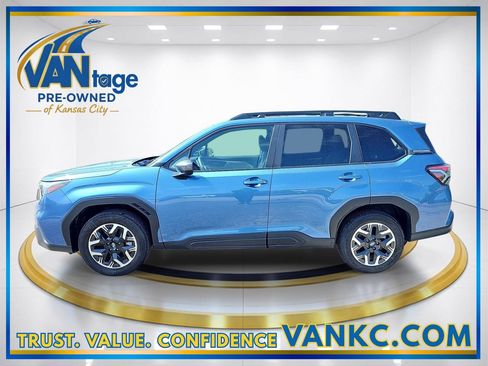 Certified 2025 Subaru Forester Premium AWD/4WD image 10