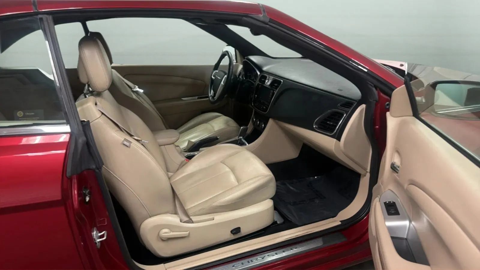 Used 2013 Chrysler 200 Limited FWD image 20