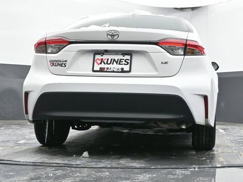 Used 2025 Toyota Corolla LE image 46