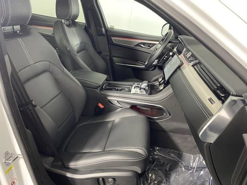 Used 2025 Jaguar F-PACE R-Dynamic S image 31