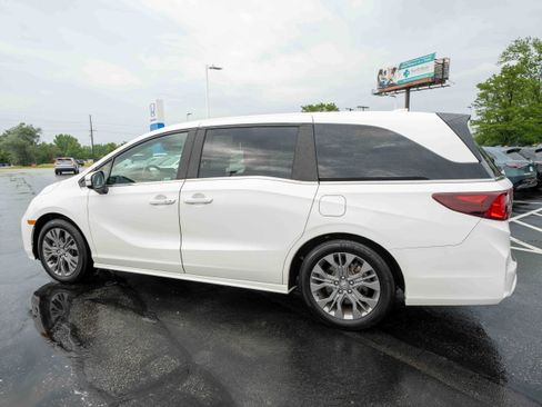 Certified 2025 Honda Odyssey Touring image 4