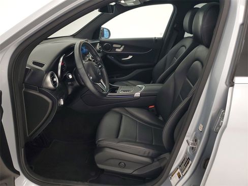 Used 2021 Mercedes-Benz GLC 300 4MATIC image 12