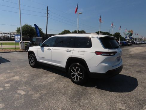 Used 2024 Jeep Grand Cherokee L Limited RWD image 15