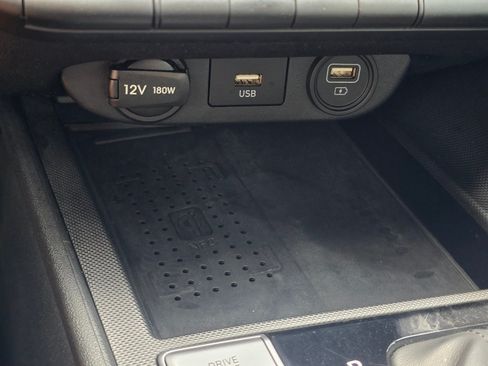 Used 2023 Hyundai Elantra Limited FWD image 20