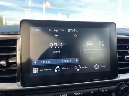 Used 2025 Hyundai Venue SEL FWD image 19
