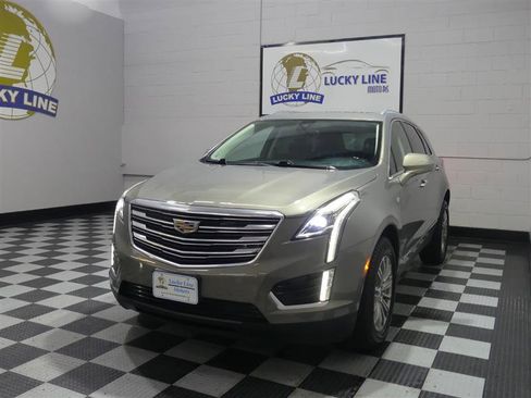 Used 2018 Cadillac XT5 Luxury w/ Driver Awareness Package image 4