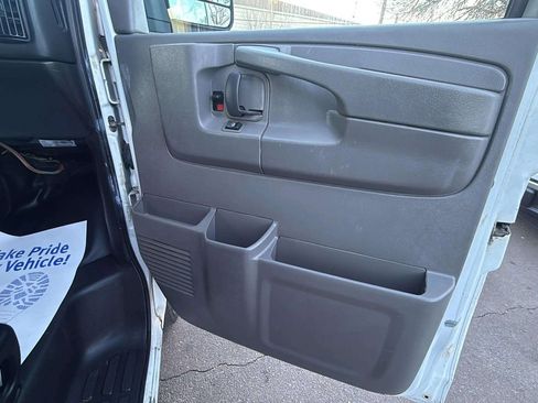 Used 2014 Chevrolet Express 2500 image 13