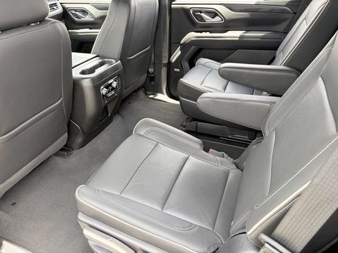 Used 2022 GMC Yukon SLT w/ SLT Luxury Package AWD/4WD image 17