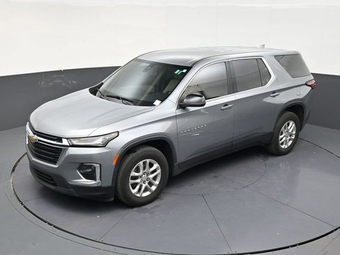 Used 2023 Chevrolet Traverse LS FWD image 12