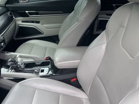 Used 2023 Kia Telluride S FWD image 3