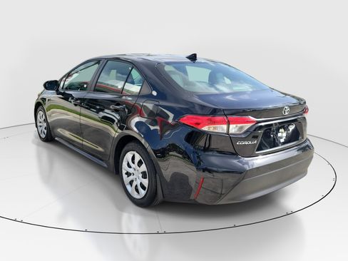 Certified 2025 Toyota Corolla LE FWD image 5