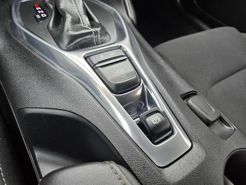 Used 2019 Chevrolet Camaro LT image 18