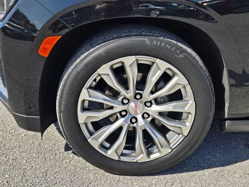 Used 2023 GMC Yukon Denali w/ Denali Reserve Package image 7