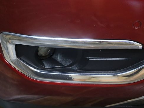 Used 2019 GMC Acadia Denali w/ Technology Package FWD image 11