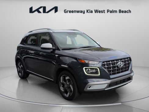 Used 2023 Hyundai Venue Limited image 1