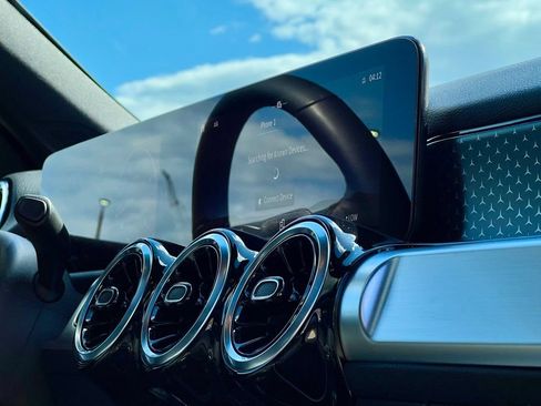 Certified 2026 Mercedes-Benz GLB 250 4MATIC image 9
