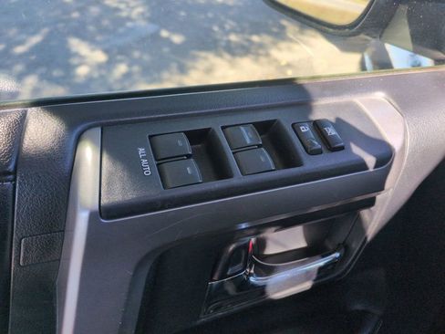 Used 2016 Toyota 4Runner SR5 Premium image 11