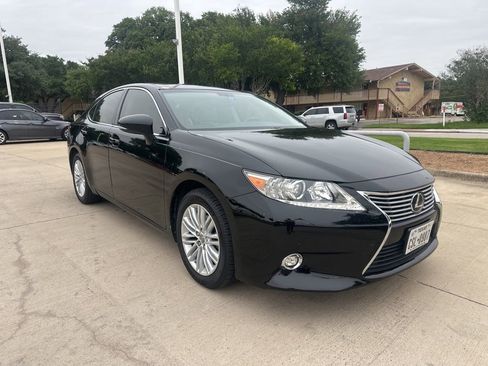 Used 2014 Lexus ES 350 w/ Luxury Package FWD image 12