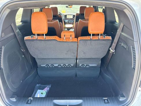 New 2026 Chrysler Pacifica Pinnacle FWD image 9