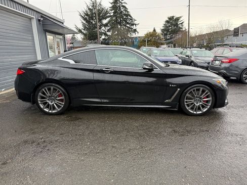 Used 2017 INFINITI Q60 Red Sport 400 image 7