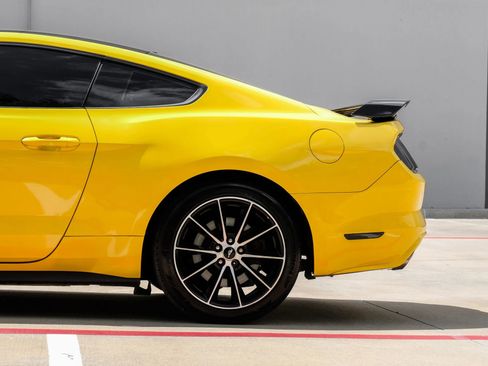 Used 2017 Ford Mustang GT w/ GT Performance Package RWD image 15