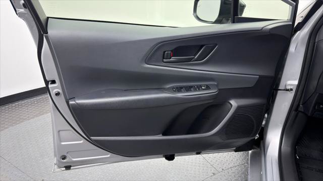 Used 2025 Toyota Prius LE FWD image 13
