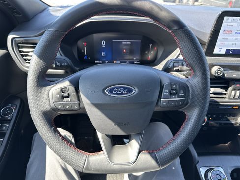 Used 2025 Ford Escape ST-Line AWD/4WD image 17