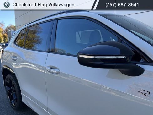 New 2026 Volkswagen Tiguan SE R-Line image 4