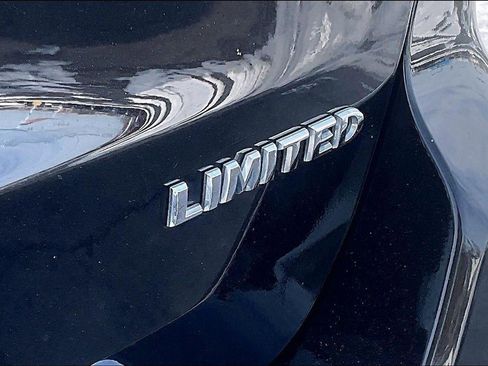 Used 2017 Jeep Grand Cherokee Limited image 8