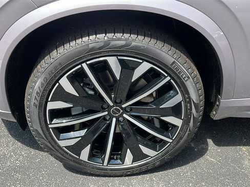 New 2026 Volvo XC90 B6 Plus w/ Protection Package Premier image 7