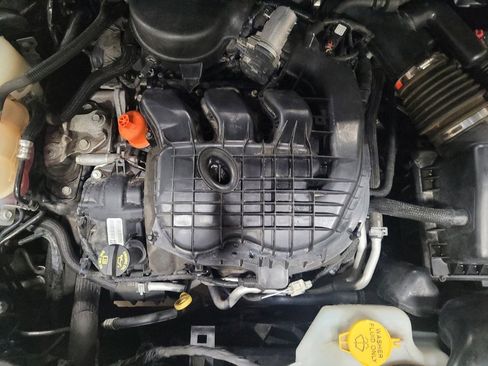 Used 2018 Dodge Journey SXT FWD image 30