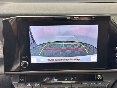 Used 2025 Toyota Camry LE image 11