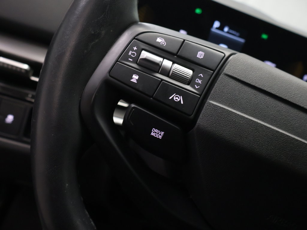 Used 2026 Kia Sportage EX w/ EX Panorama Roof Package FWD image 19