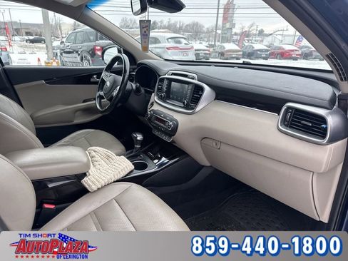 Used 2019 Kia Sorento EX image 19