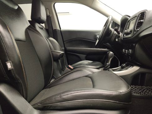 Used 2018 Jeep Compass Latitude AWD/4WD image 21