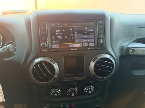 Used 2017 Jeep Wrangler Unlimited Sport w/ Connectivity Group AWD/4WD image 14