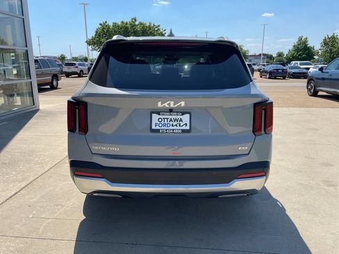 New 2026 Kia Sorento S AWD/4WD image 6