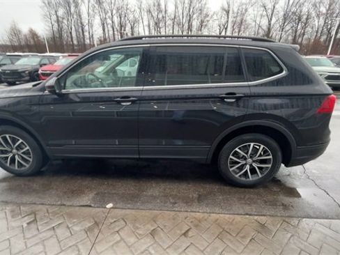 Used 2019 Volkswagen Tiguan SE w/ Panoramic Sunroof Package image 5